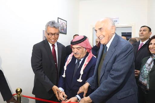 الأمير الحسن بن طلال يفتتح عيادات اختصاص العون الطبي للفلسطينيين في مخيم الطالبية 